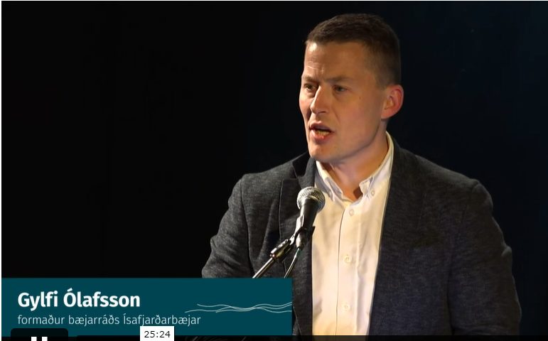 Vindáttin blæs nú með Vestfjörðum